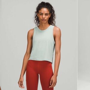 Lululemon Train To Be silver blue tank with perforations and high low hem, S